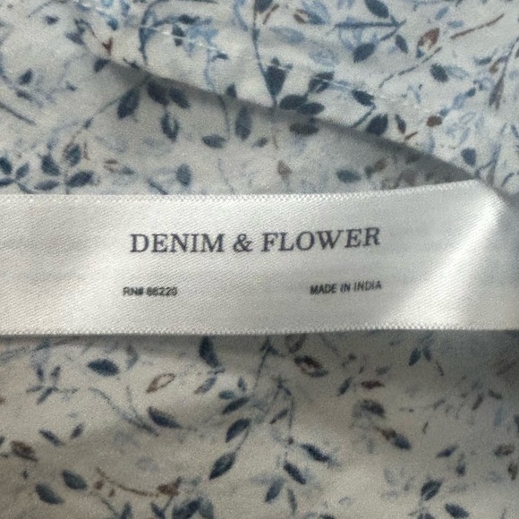 Denim & Flower Blue and White Floral Long Sleeve Button Down Shirt. Size XL - Picture 7 of 9